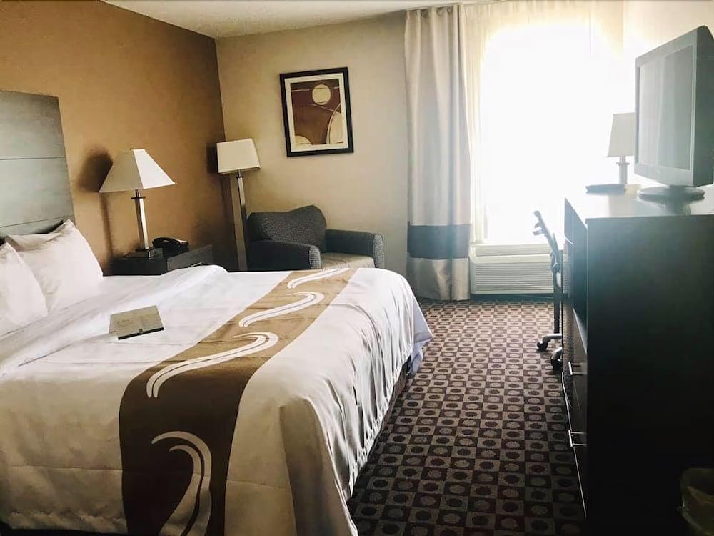 Inn Quality High Point - 2*